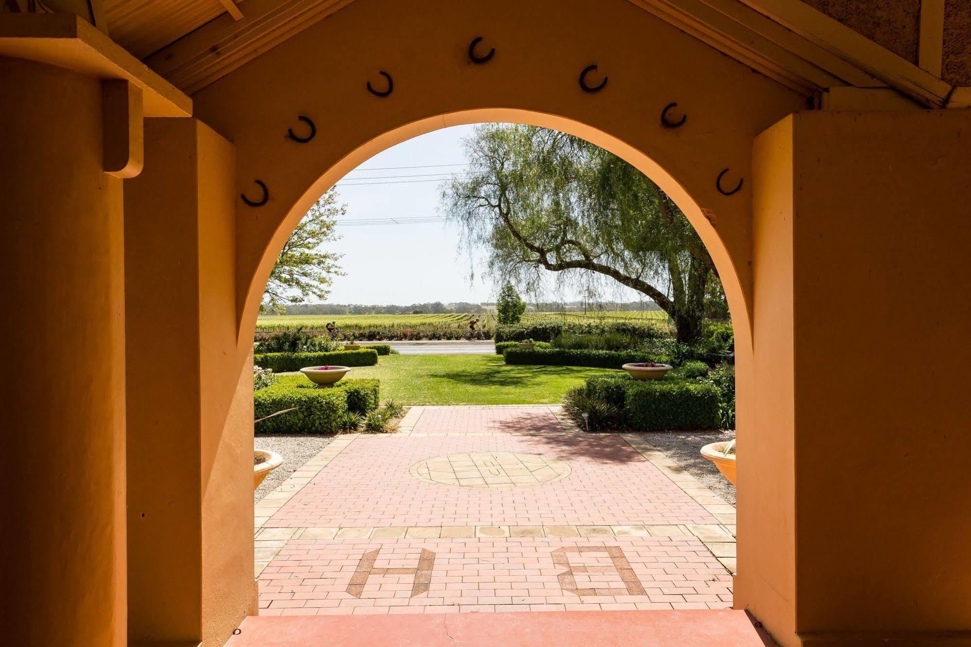 Barossa House 4*